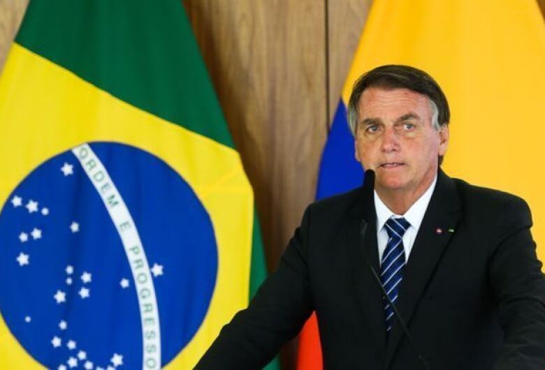 PF intima Bolsonaro a depor sobre vazamento de informações sigilosas