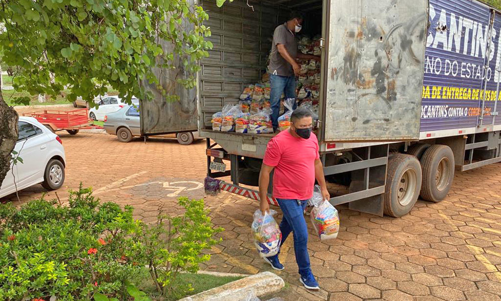 Governo Do Tocantins Atende Aproximadamente Mil Fam Lias Cestas