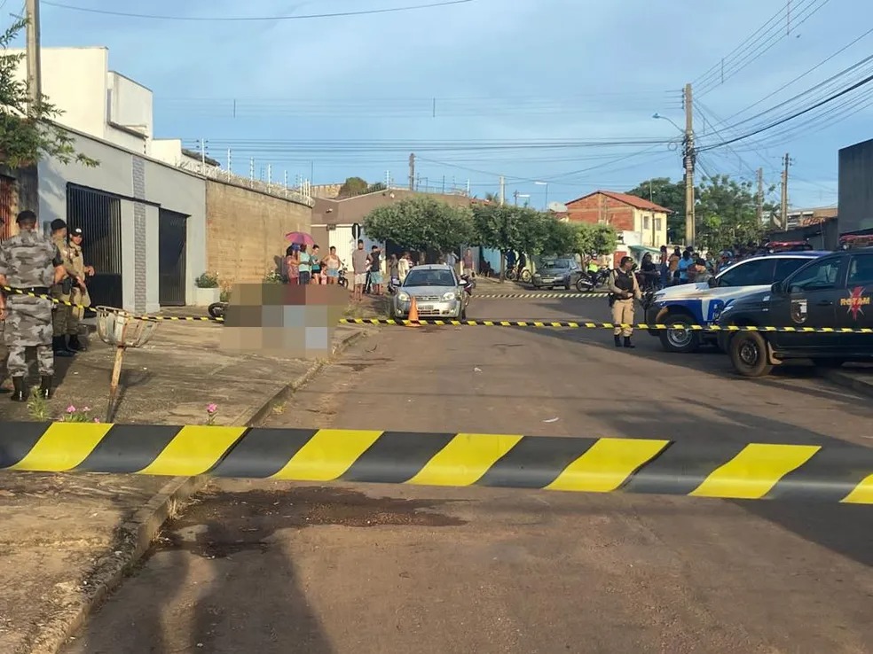 Jovem Perseguido E Morto A Tiros Em Plena Luz Do Dia No Meio Da Rua