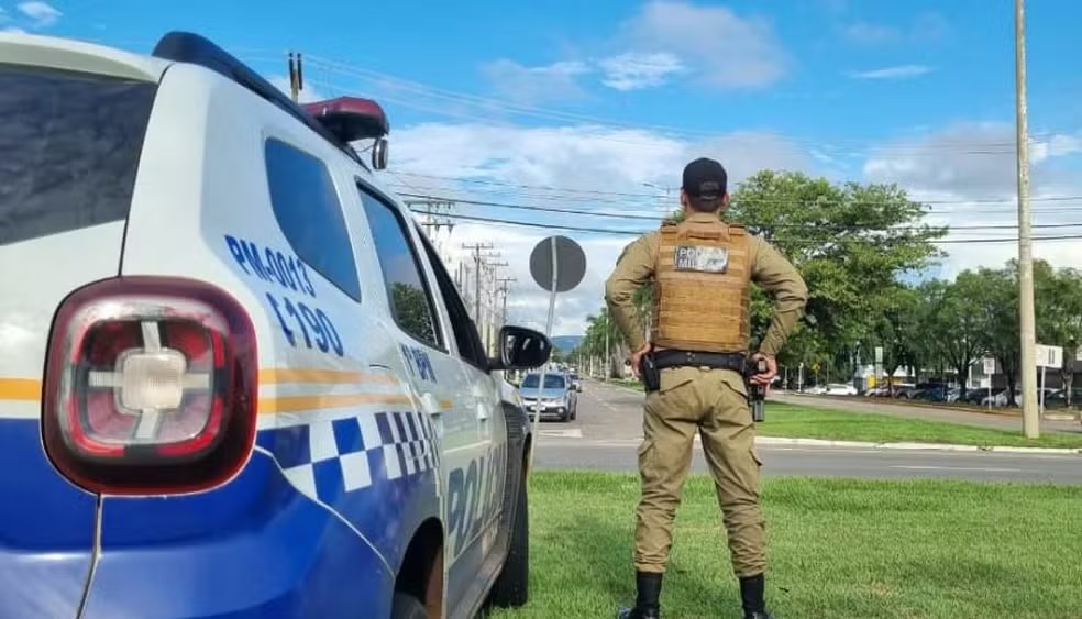 Enteado mata padrasto a facadas após briga por causa de música em festa