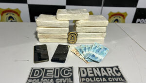 Polícia flagra caminhão de gás com mais de 10 quilos de pasta base de cocaína