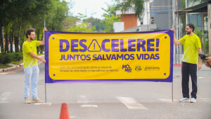 Prefeitura realiza blitz educativa em ponto estratégico de Araguaína