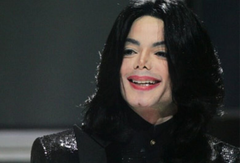 Biografia afirma que Michael Jackson morreu virgem ...