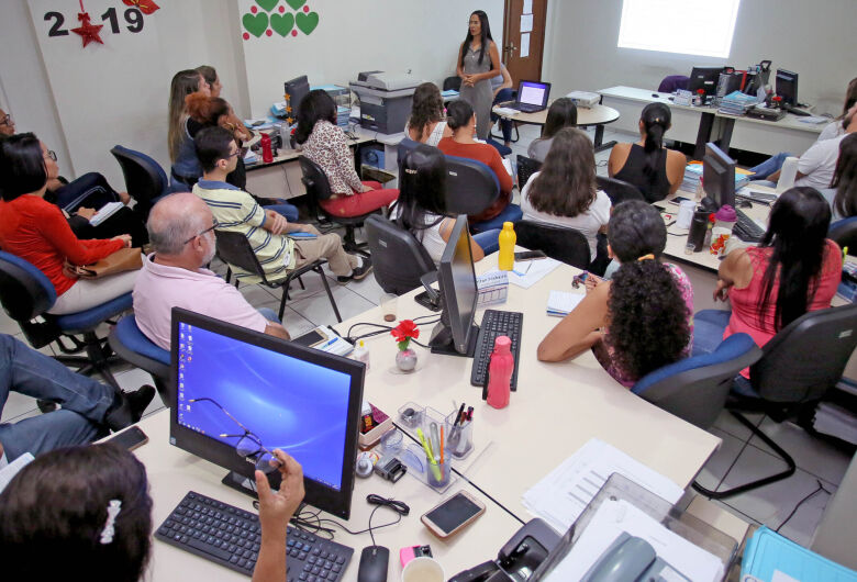 Educação Seleciona Professores E Tutores Para Cursos De Formação A ...