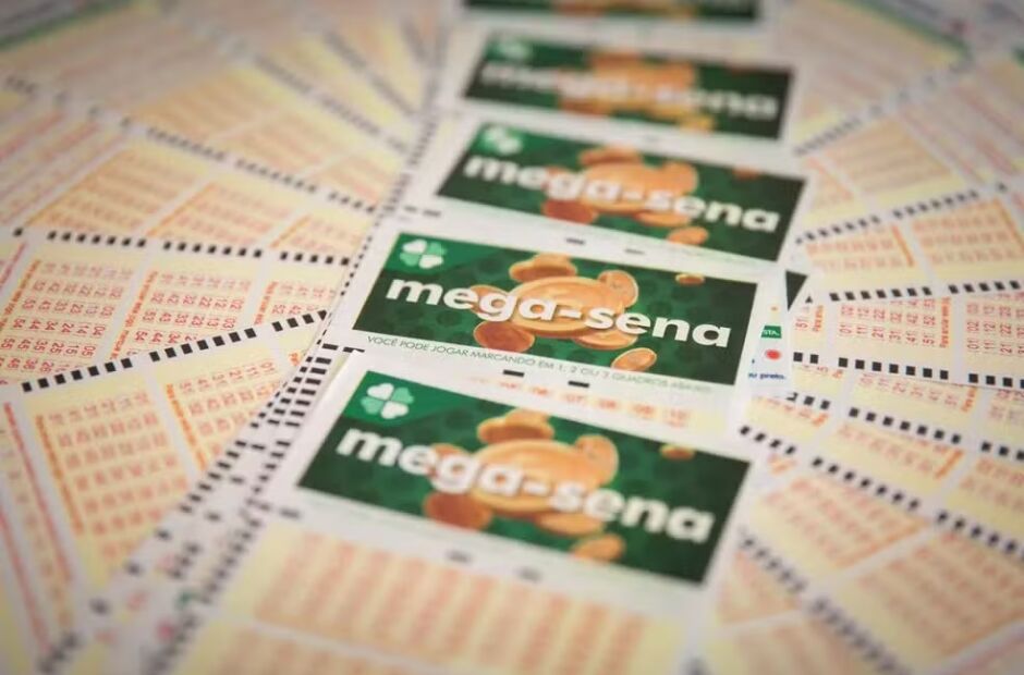 Dois bolões feitos na mesma lotérica faturam juntos mais de R$ 440 mil na Mega-Sena