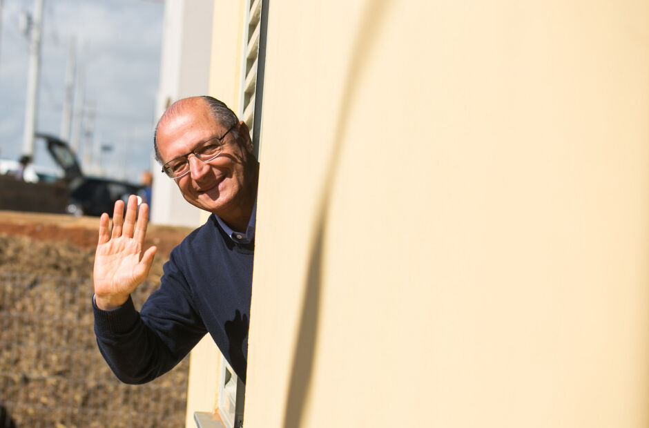 Fórum reúne Alckmin, ministros e governadores para debater obras e habitação