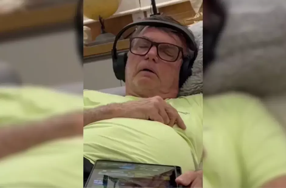 V&iacute;deo de Bolsonaro divulgado pelo filho aumenta press&atilde;o por transfer&ecirc;ncia