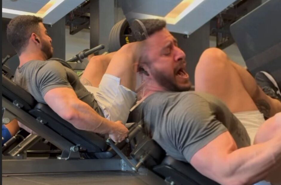 V&iacute;deo flagra aluno sofrendo les&atilde;o ao tentar levantar 400 kg em academia