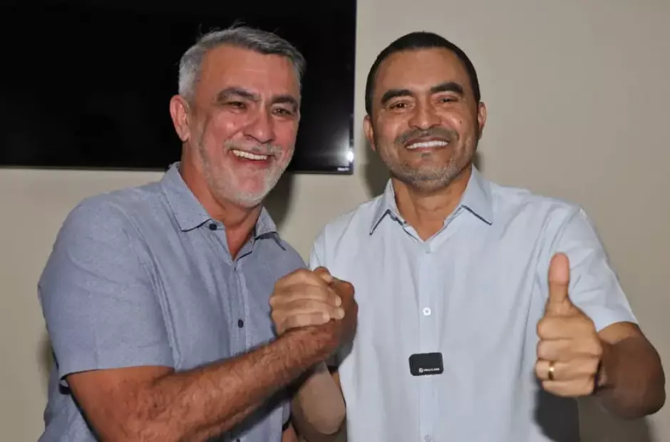 Aus&ecirc;ncia em agendas exp&otilde;e distanciamento entre Wanderlei e Am&eacute;lio