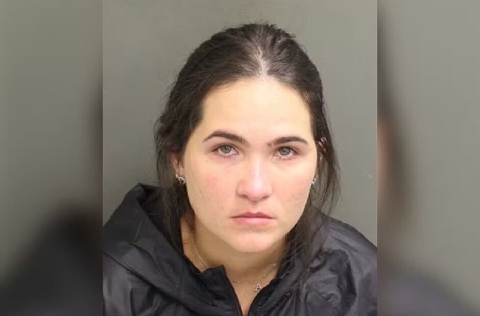  Esposa do cantor sertanejo Henrique &eacute; presa ap&oacute;s fugir de abordagem policial